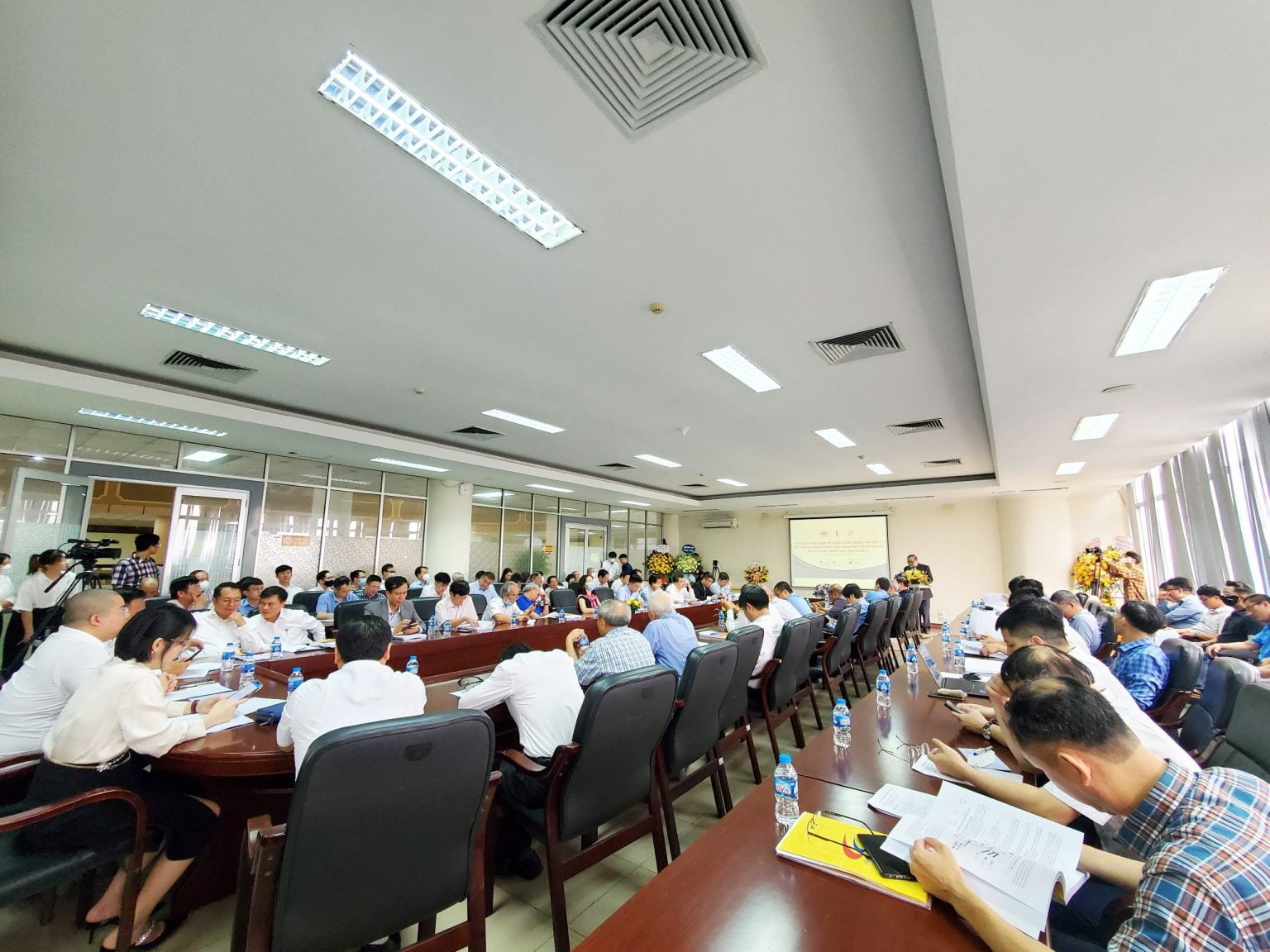 intech hoi thao 1