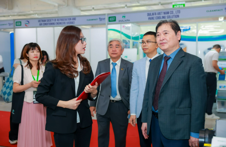 pgs ts phan xuan dung ghe tham co so vat chat intech 3