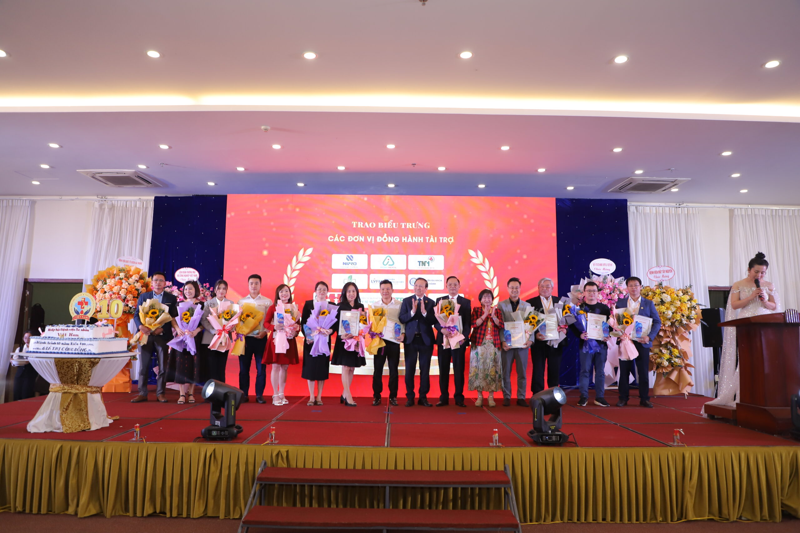 ong cao dai thang nhan ky niem chuong tu hiep hoi scaled